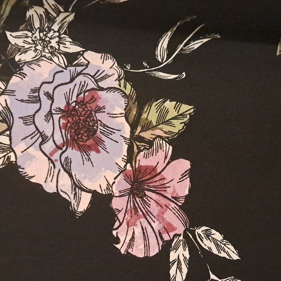 Reitmans black floral blouse - Picture 2 of 3